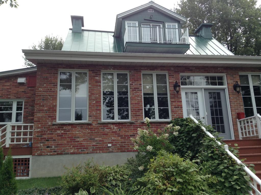 La Belle Aux Berges Bed & Breakfast Saint-Denis-sur-Richelieu Exterior photo